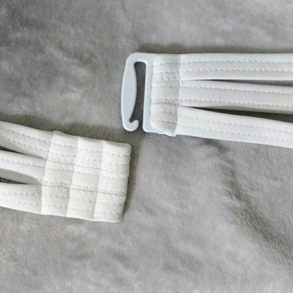 CLEARANCE!  NWOT VICTORIA SECRET PINK WHITE BIKINI TOP SIZE L - Picture 3 of 5